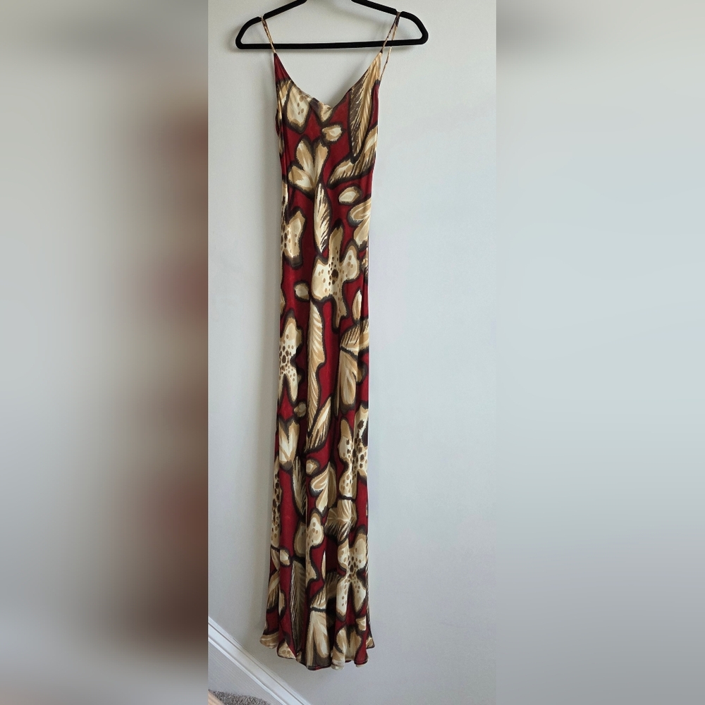 Elegant Red and Tan Maxi Dress with Flowing Silhouette